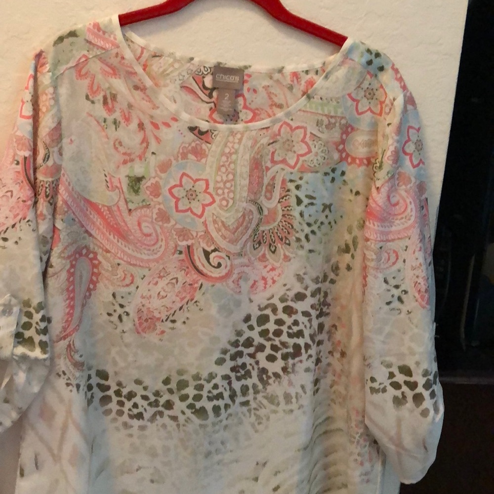 Size 2 Chico’s Floral Blouse, only worn once!!